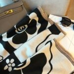 Air-conditioned Room Spring And Summer High-grade Versatile Black And White Scarf Warm Dress - Image 4