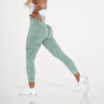 Fashion Snowflake Cropped Camouflage Jacquard Seamless Fitness Yoga Pants - Image 7