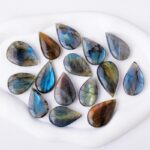 Natural Crystal Blue Light Elongates Stone Droplets - Image 5