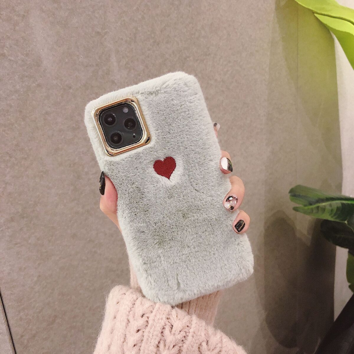 Autumn and winter small love warm plush phone case - Image 5