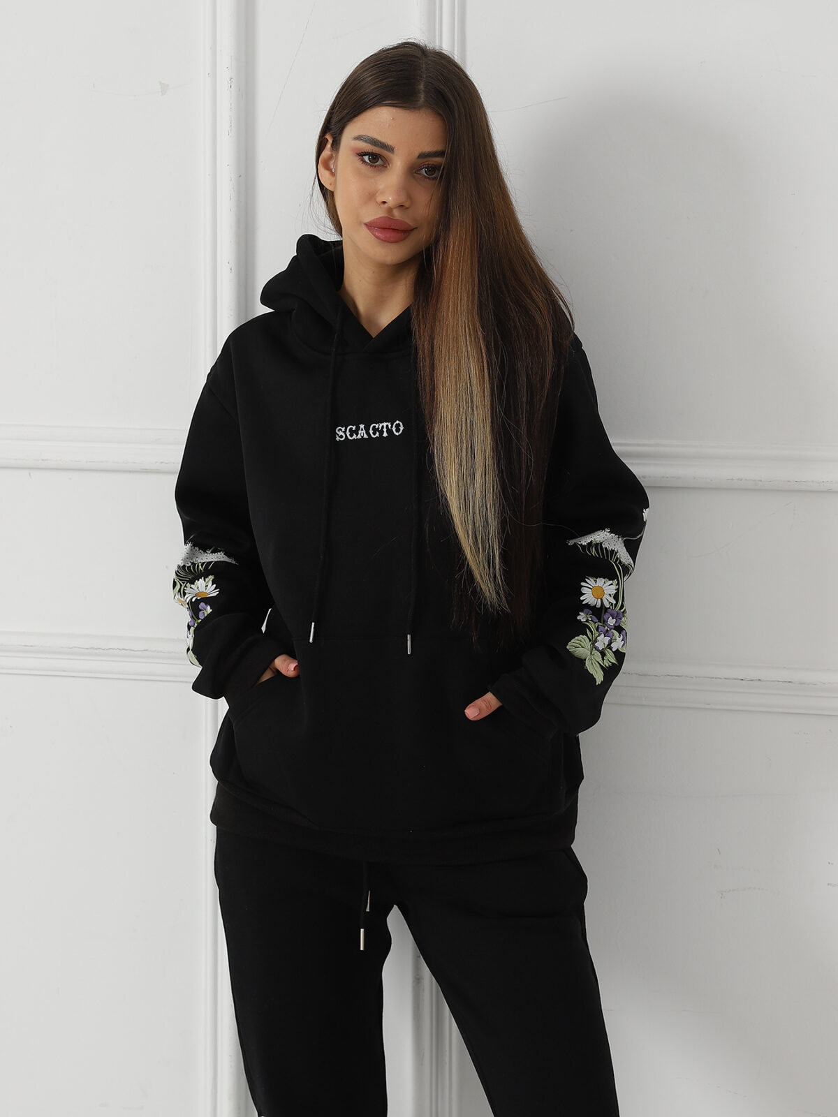 Women's Solid Color Floral Long Sleeved Sweatshirt - Image 2