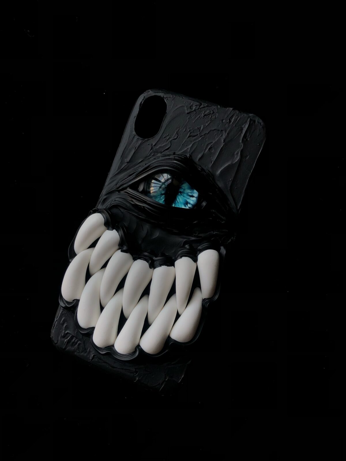 Three-dimensional Simulation Luminous Mobile Phone Case - Image 4