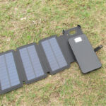 Detachable multi-chip solar mobile power supply folding type - Image 4