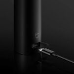 Black full body rechargeable portable razor - Image 4
