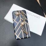 Geometric rhombus rhinestone bracelet phone case - Image 2
