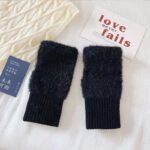 Women's Touch Screen Thermal Knitting Gloves - Image 2