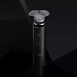 Black full body rechargeable portable razor - Image 2