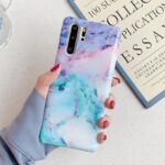 Gradient marble pattern phone case - Image 2