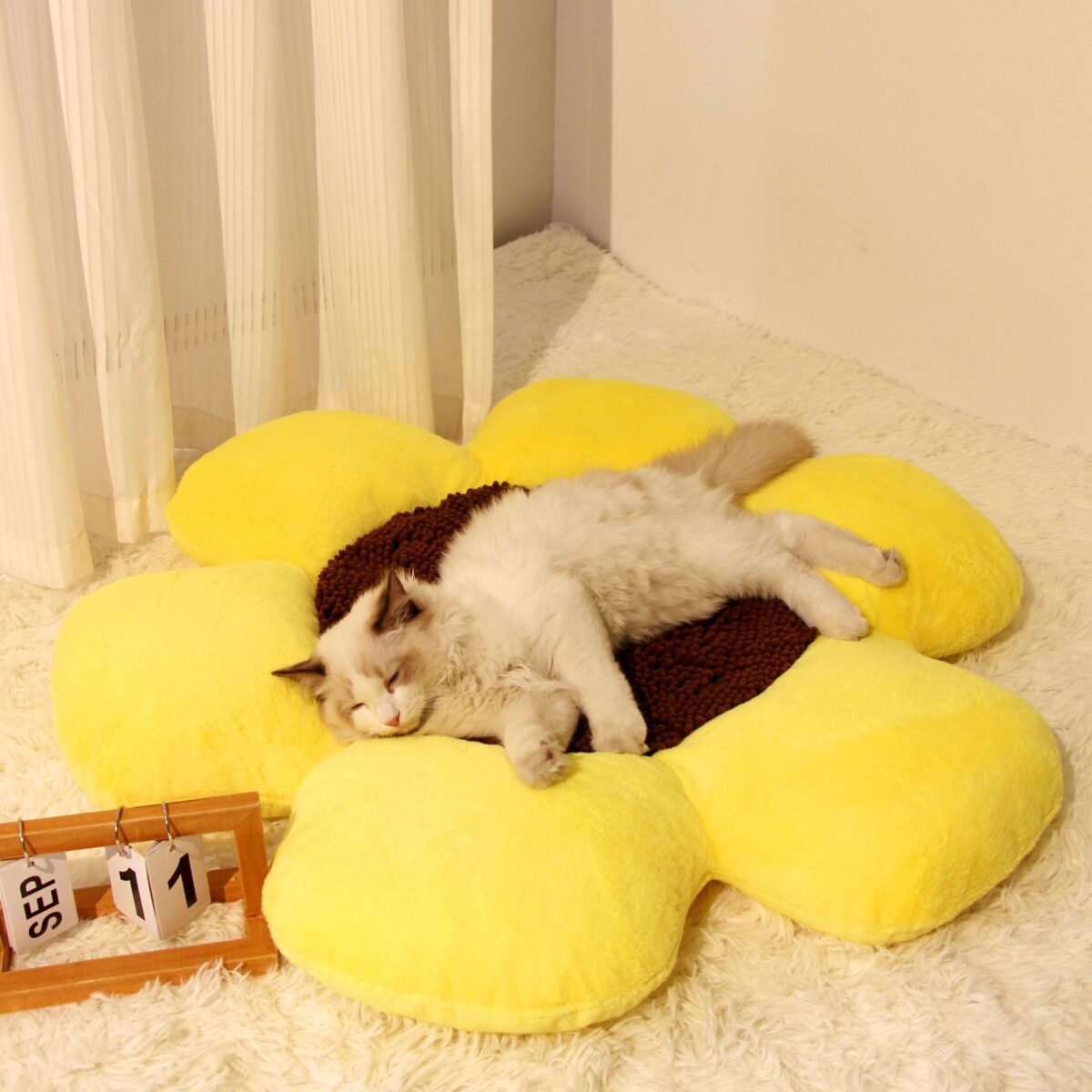 Pet Nest Round Flower Nest Cat Nest Winter Warm Plush Cat Nest All Seasons Kennel - Image 1