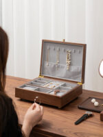 Black Walnut Jewelry Box Storage Box With Lock Necklace Earring Earring Ring Ring Solid Wood Hand Jewelry Box