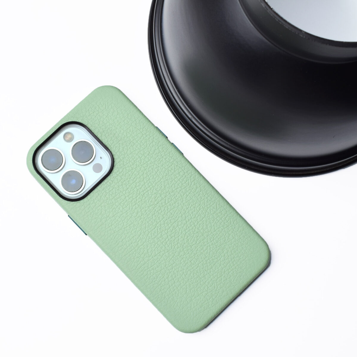 Genuine Leather All-inclusive Magnetie Mobile Phone Case - Image 1