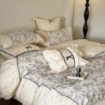 French Vintage Style Autumn And Winter Thickening Brushed Warm Four-piece Lace Set - Image 6