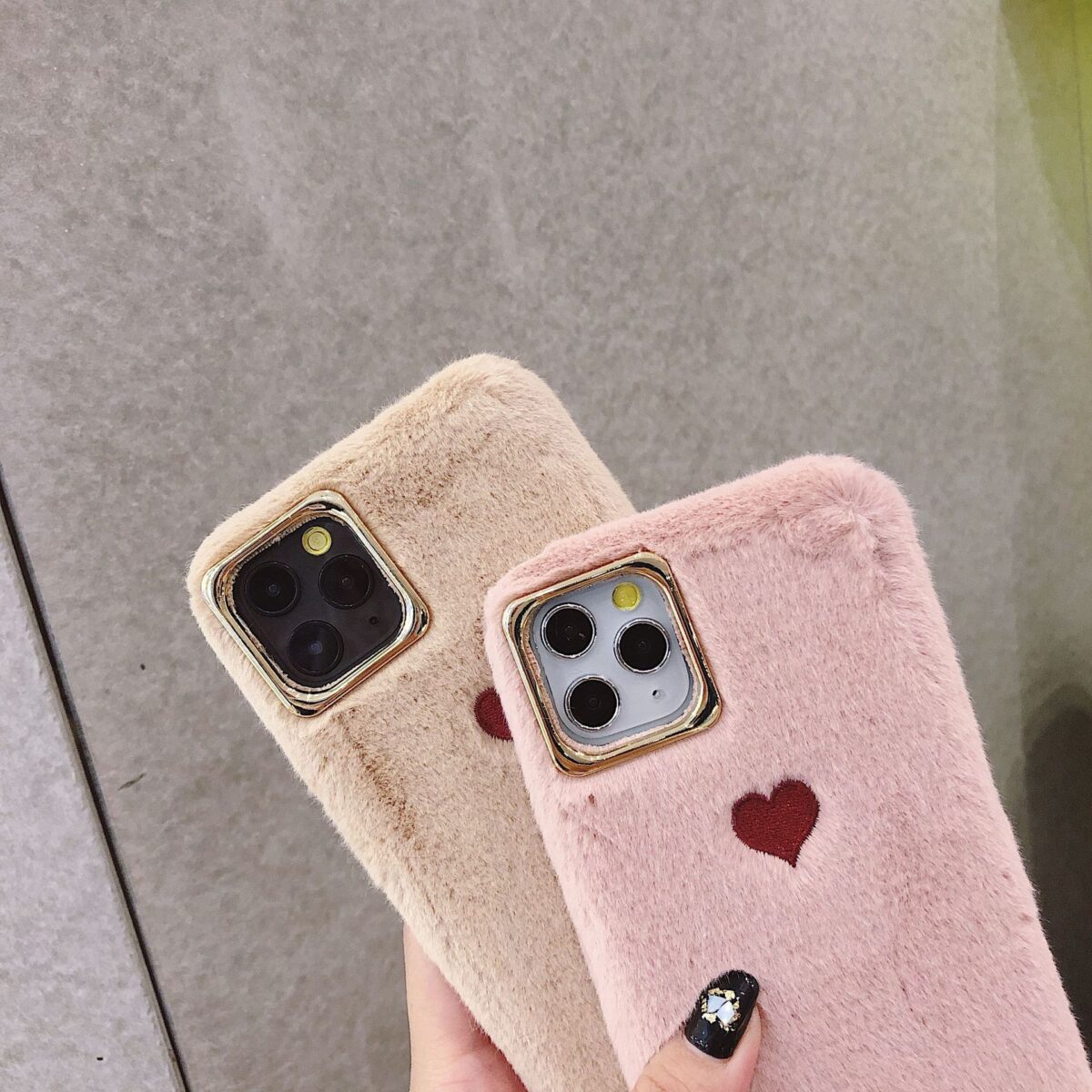 Autumn and winter small love warm plush phone case - Image 2
