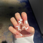 Pregnant Women's Armor Wearing Handmade Manicure - Image 5
