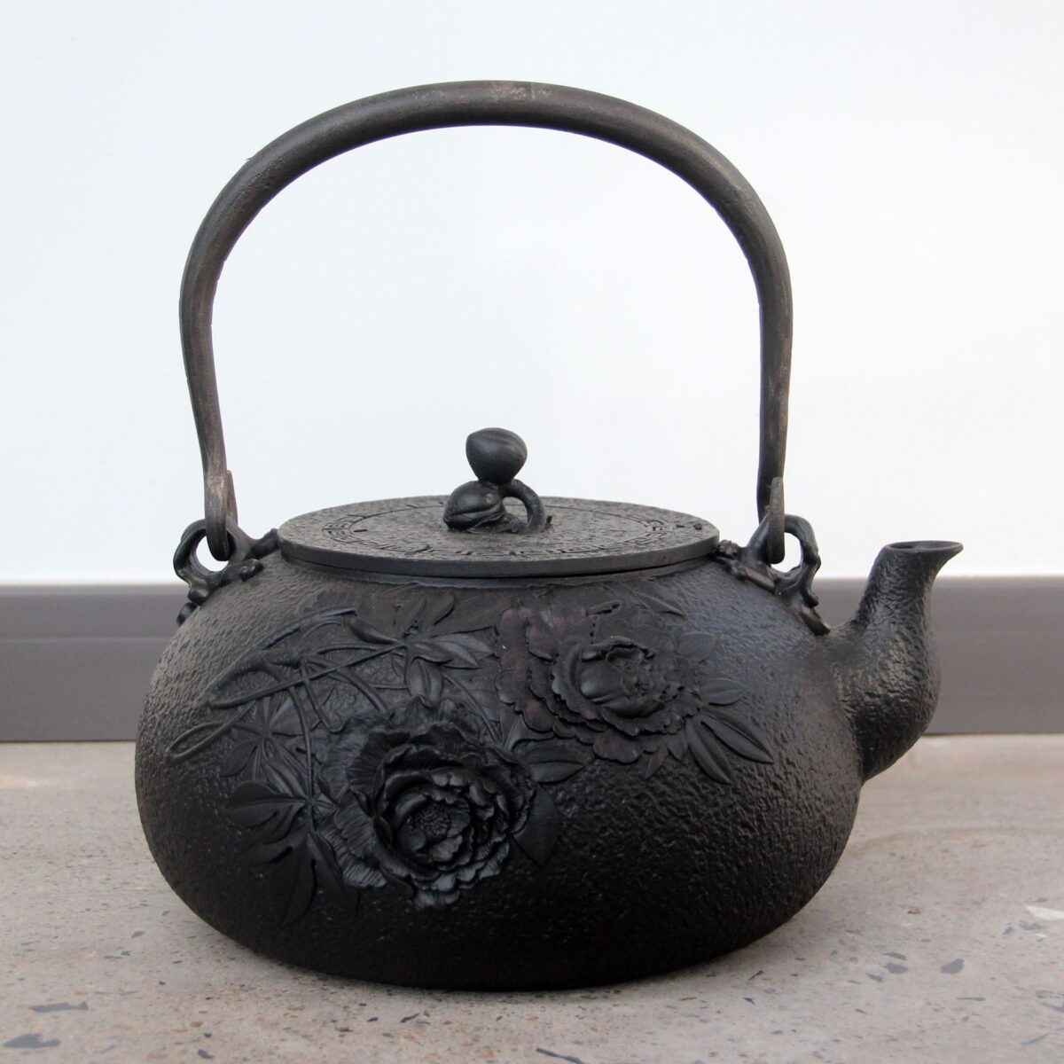 Large Capacity Uncoated Cast Iron Kettle Teapot Home Ornaments Crafts - Image 6