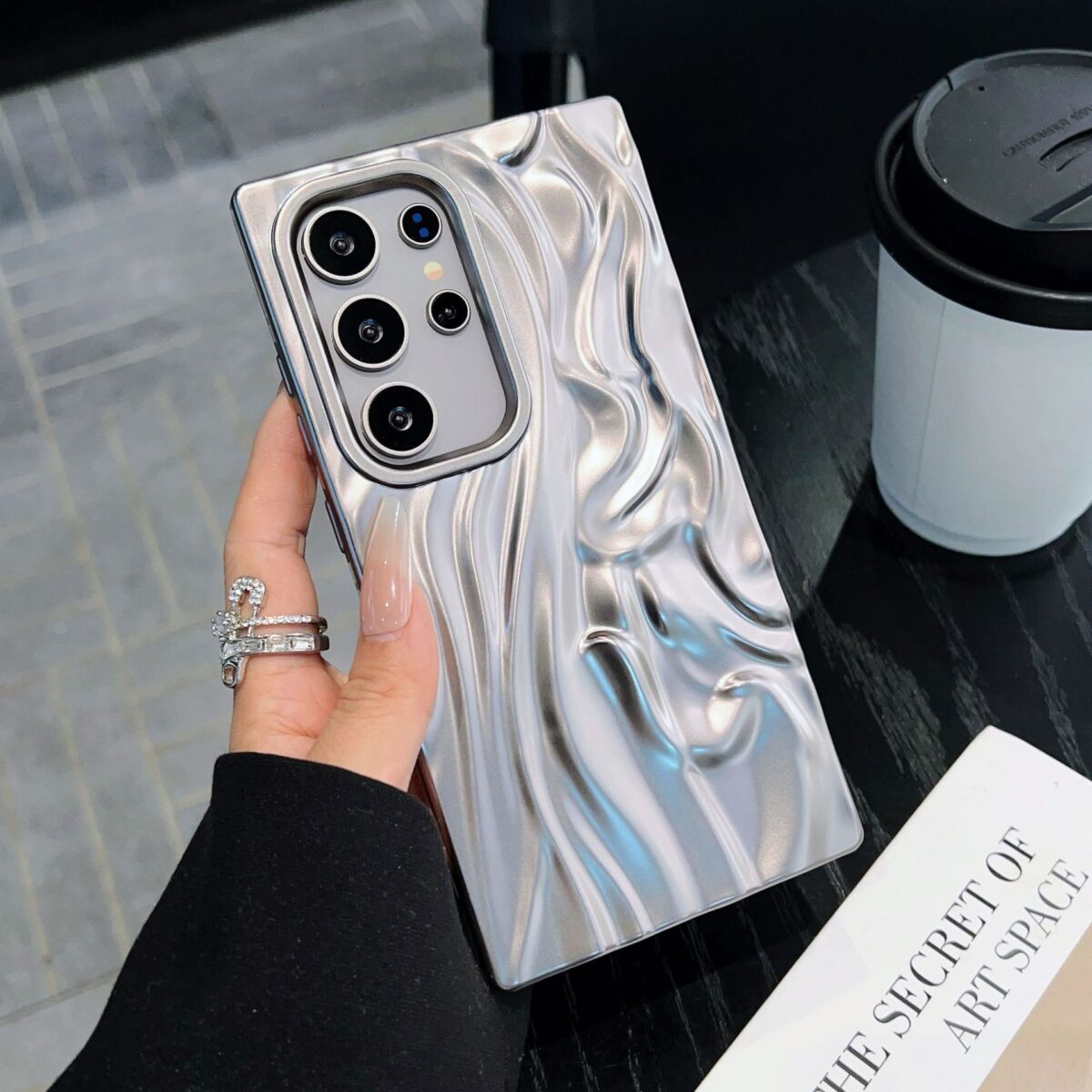 Three-dimensional Pleated Electroplating Phone Case - Image 10