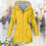 Outdoor Hooded Mountaineering Jacket Women - Image 5
