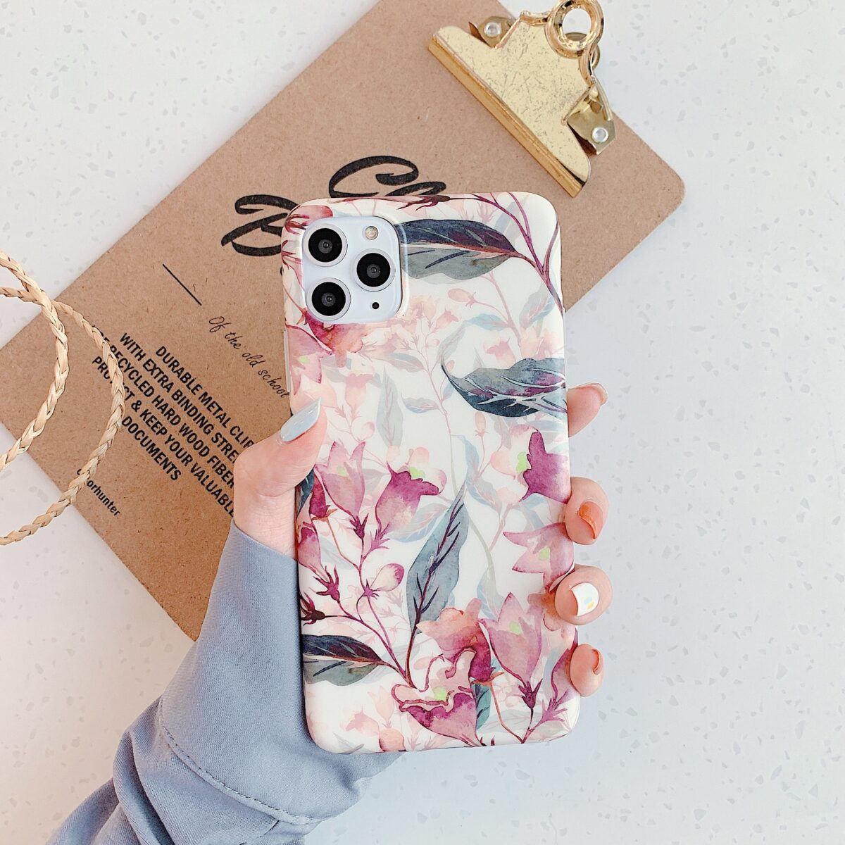 Literary and classical flower phone case - Image 7