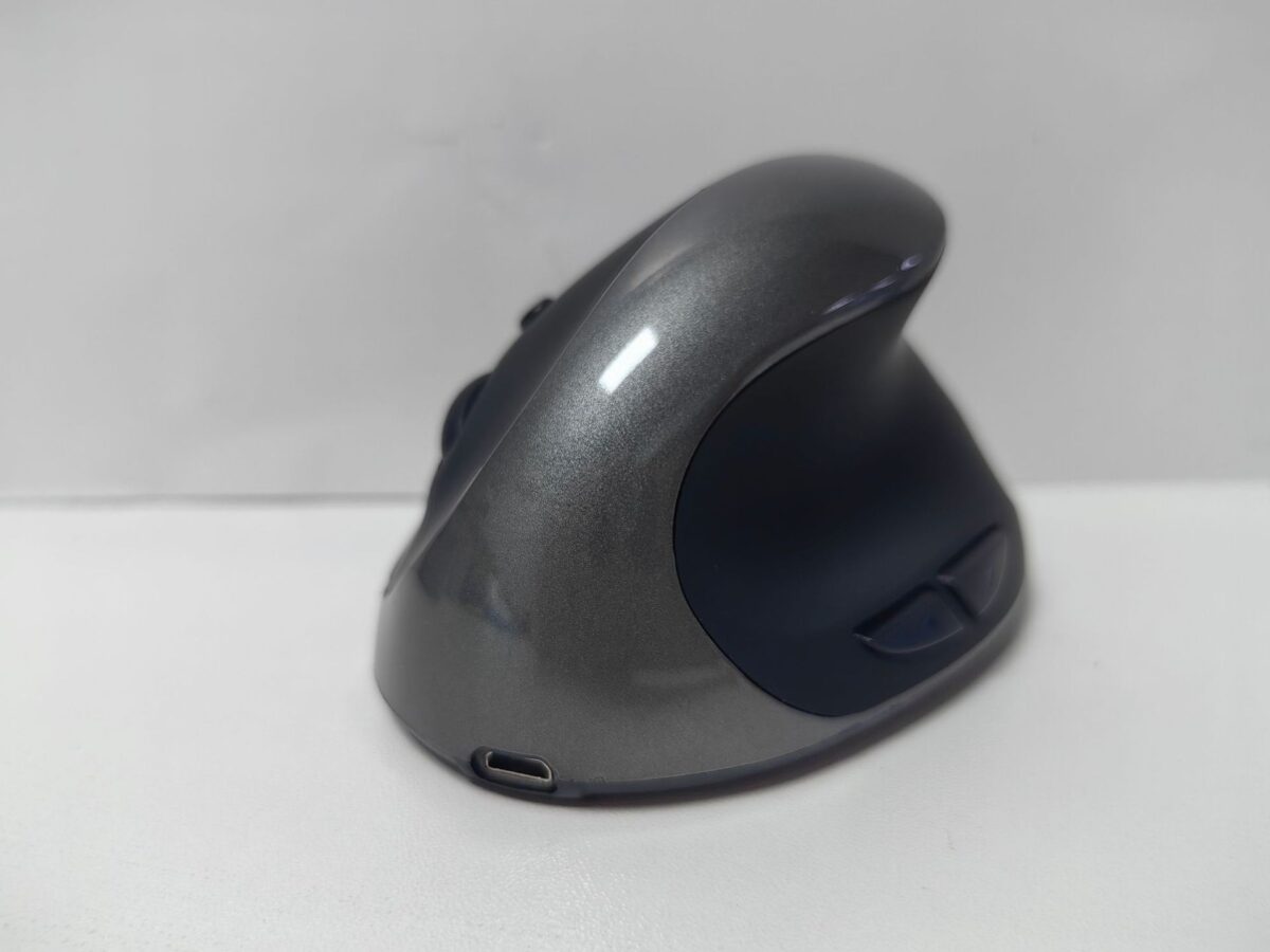 Three Generations Wireless Charging Vertical Mouse Ergonomic Mouse - Image 9