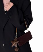 Niche Magnetic Flip Vintage Brown Woven Ball Portable Crossbody Leather Rope - Image 4