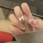 Pregnant Women's Armor Wearing Handmade Manicure - Image 6