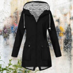 Outdoor Hooded Mountaineering Jacket Women - Image 6