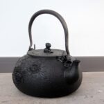 Large Capacity Uncoated Cast Iron Kettle Teapot Home Ornaments Crafts - Image 3