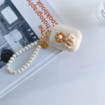 Three-generation Three-dimensional Flower Bear Niche Creative Silicone Case - Image 4
