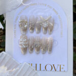 Christmas Cat Eye Flashing Snowflake Christmas Tree Heart-shape Lock Handmade Wear Armor - Image 2