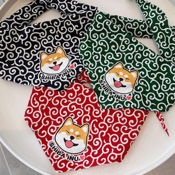 Tang Grass Pattern Lace Triangle Pet Scarf