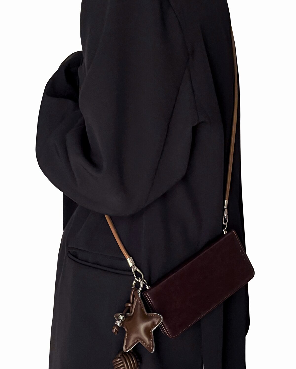 Niche Magnetic Flip Vintage Brown Woven Ball Portable Crossbody Leather Rope - Image 5