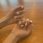Pregnant Women's Armor Wearing Handmade Manicure - Image 2