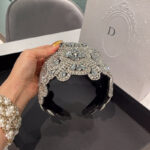 Women's Antiskid Hair Clip Wide Brim Rhinestone Hair Band Headwear - Image 2
