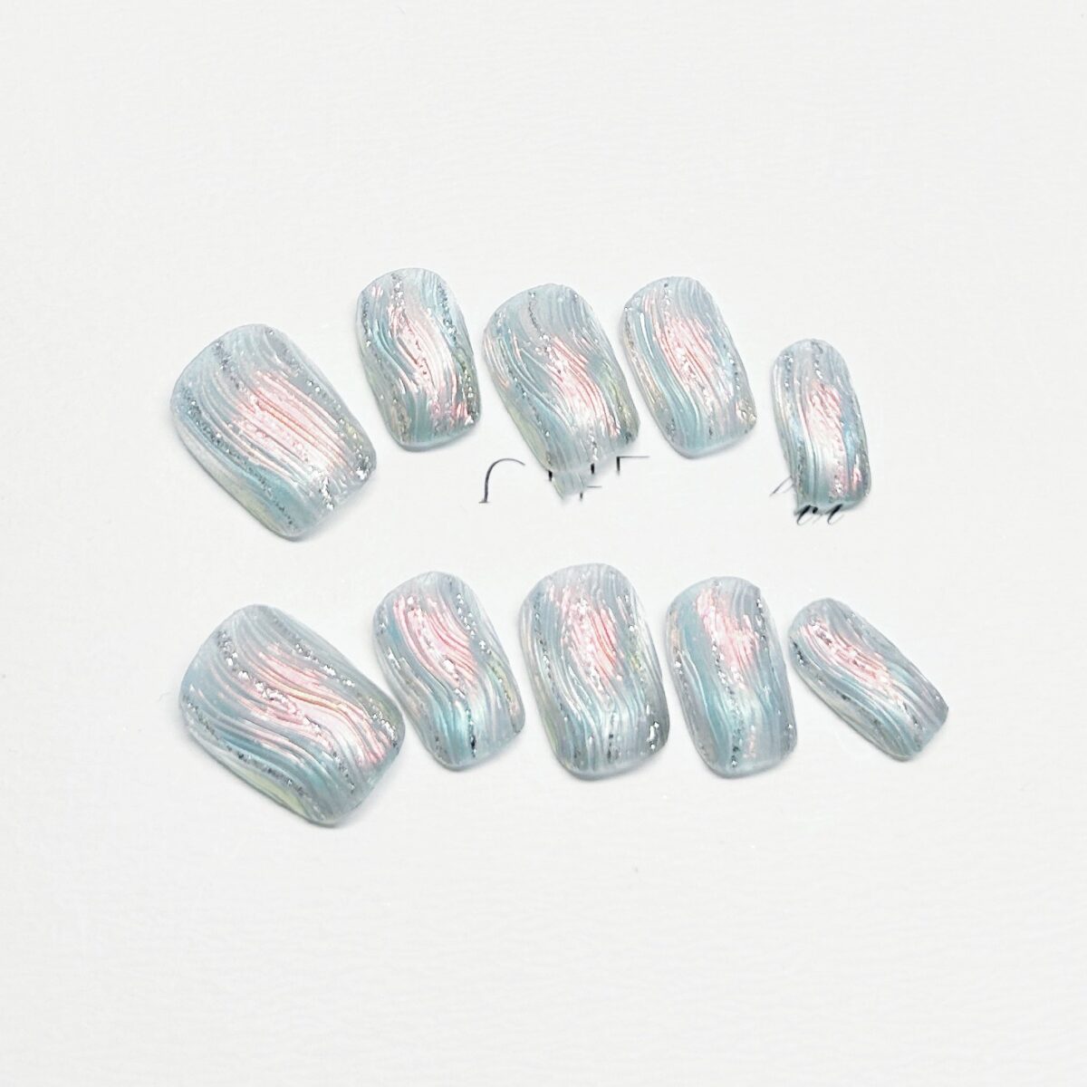 Blue Cat's Eye Short Fake Nails - Image 1