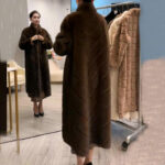 Fur Coat Women's Winter Large V High-end Elegant Mid-length Warm Show - Image 3